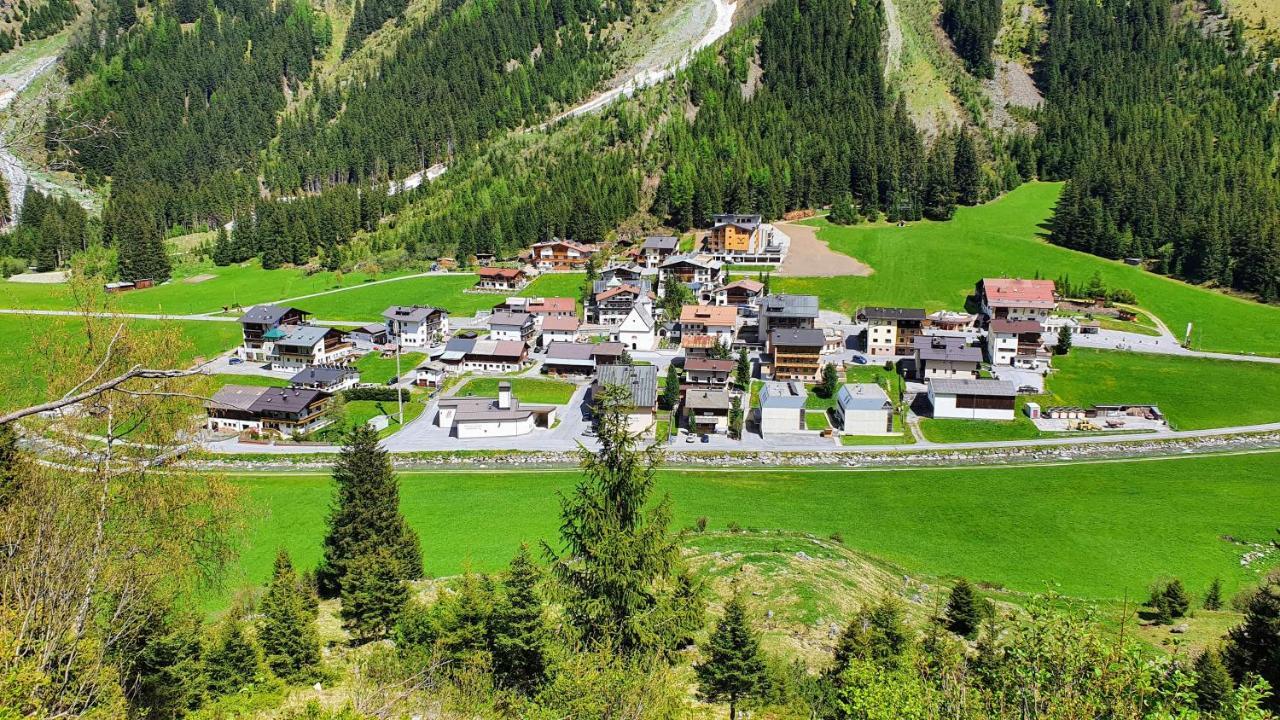 Gasthof Pension Santeler Sankt Leonhard im Pitztal Exterior foto